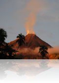 img 0090.jpg Le volcan actif de l\'île de Siau