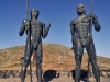 dsc 5671.jpg Statues des anciens rois de Fuerteventura, Ayose et Guise, au belvédère des Corrales de Guize