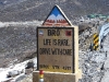 DSCN 4432.jpg Slogan de la BRO sur le bord des routes vers le col de Sela