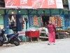 Dans la rue principale à Dirang