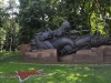 dsc 8018.jpg Sculpture dans le parc des vingt-huit gardes de Panfilov