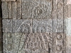 epv 0108.jpg Détail des bas-reliefs des piliers du palais de Quetzalpapalotl à Teotihuacan