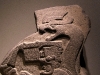 epv 0254.jpg Musée d'Anthropologie, salle du Golfe, section Olmèque, bas-relief avec prêtre et serpent sacré (origine stèle 19 de La Venta)