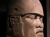 epv 0258;jpg Musée d'Anthropologie, salle du Golfe, section Olmèque, sculptures géantes en pierre