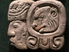 epv 0295.jpg Musée d'Anthropologie, salle Maya, glyphes en stuc dits  "variantes  de tête"  (origine Palenque) 